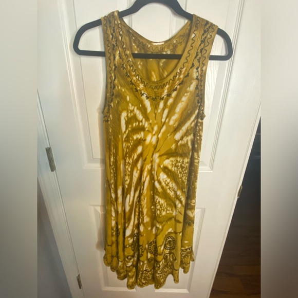 Beach Dress in browns, gold, cream and black. - Picture 2 of 8